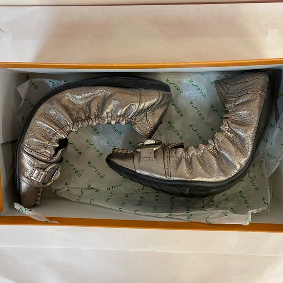 Unisa Horse Bit Foldable Flats - Picture 7 of 7